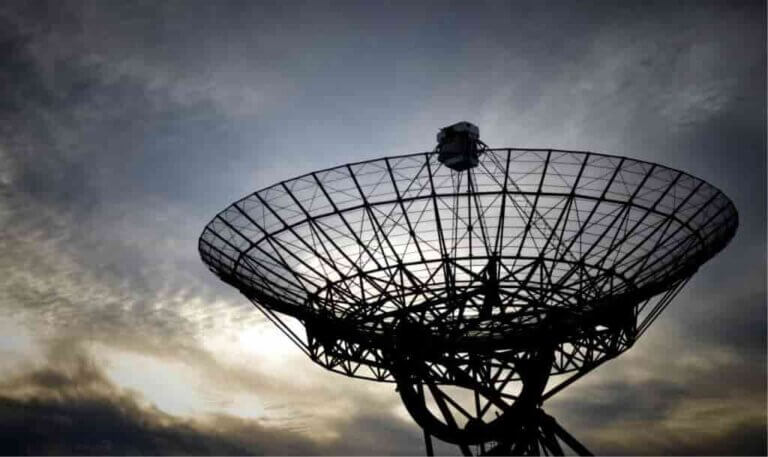 Satelit